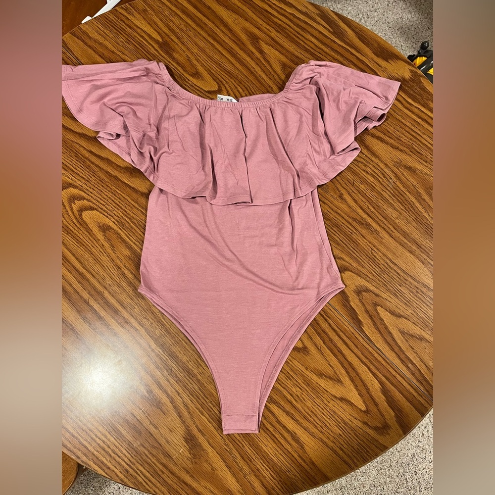 NWT Zenana Dusty Rose Bodysuit - Medium